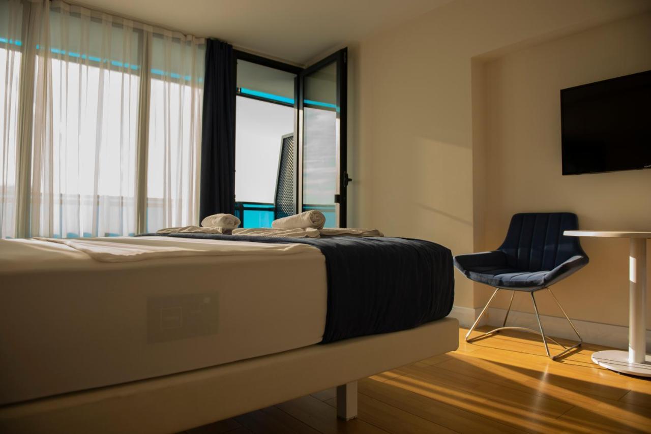 Batumi Aparthotel Orbi Twin Skyscraper Dış mekan fotoğraf